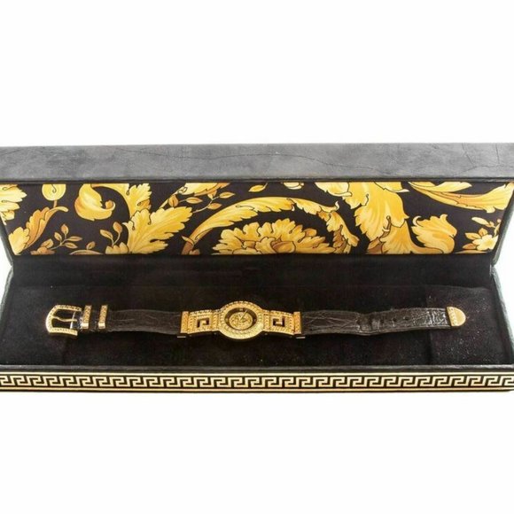Authentic vintage ladies Gianni Versace medusa Gold plated quartz watch main image 10